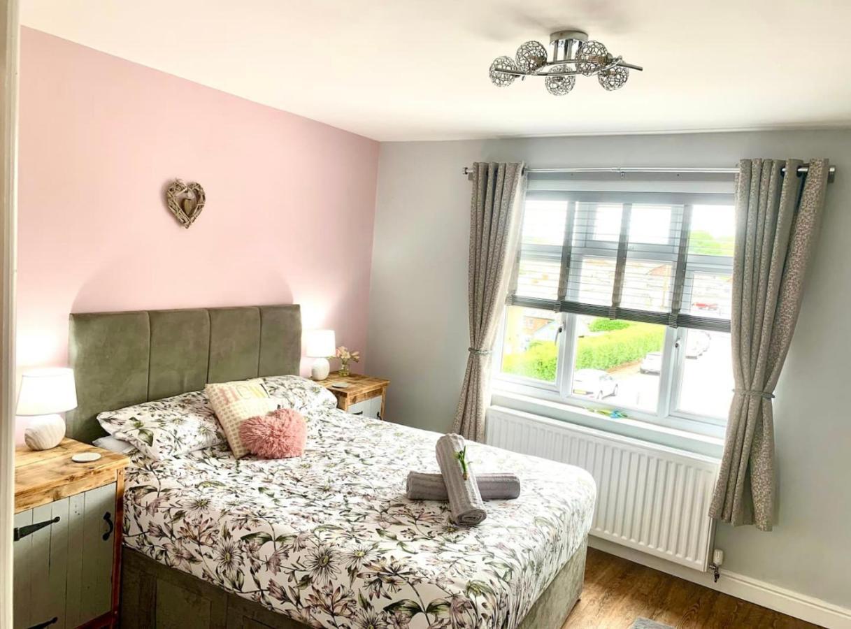 Poppy'S Place Llandudno Junction Buitenkant foto