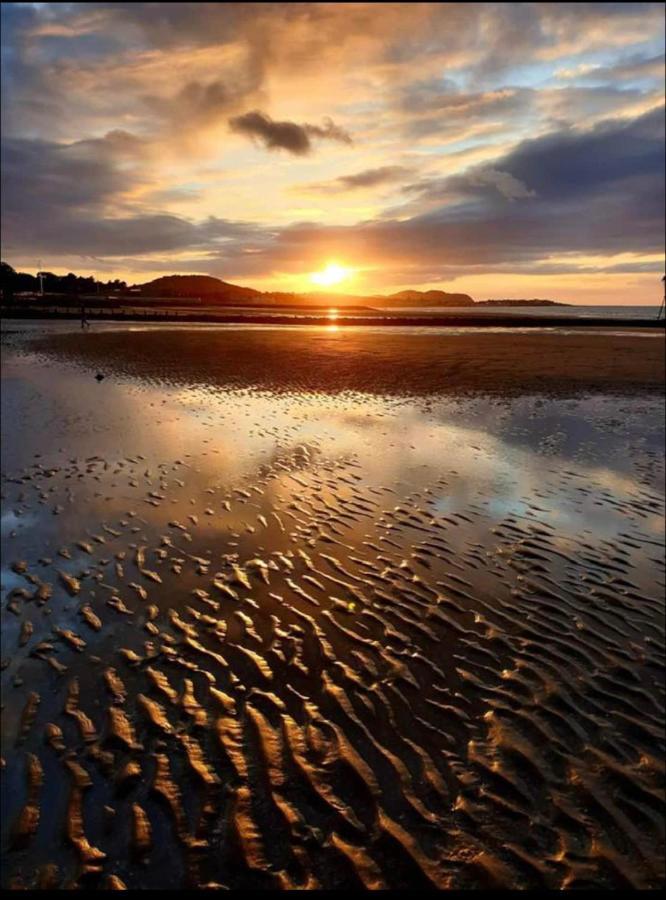 Poppy'S Place Llandudno Junction Buitenkant foto
