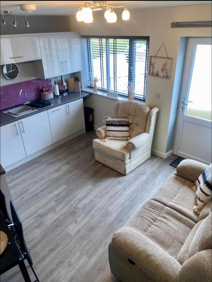 Poppy'S Place Llandudno Junction Buitenkant foto