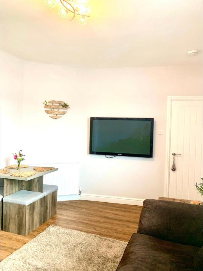 Poppy'S Place Llandudno Junction Buitenkant foto